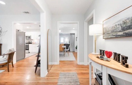 Savannah House | The Happy Hideaway-Lake Mayer Southside Savannah