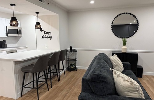 Norwich Apartment | The Happy Hideaway, steps from Spa and 1 mile to Mohegan Sun
