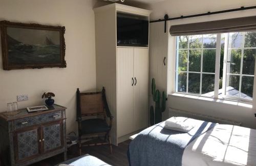 Kenmare House | The Happy Pig