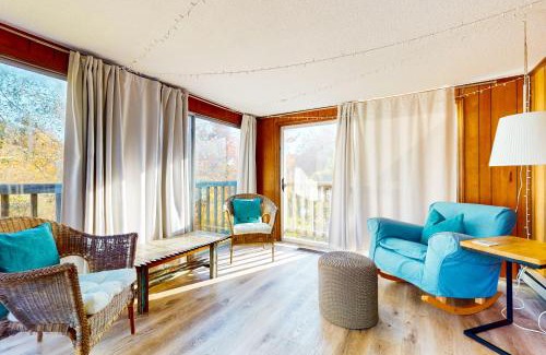 West Yarmouth House | The Happy Place