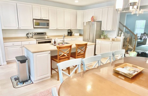 Sunset Island House | The Harbor House-Bayside-Pool-2 Blocks from Beach