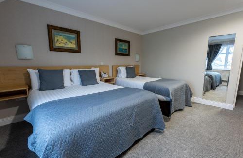 Buncrana Hotel | The Harbour Inn