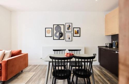 Harlesden Apartment | The Harlesden Breakout - Glamorous 2BDR Flat