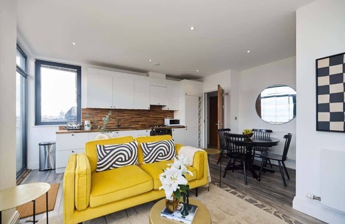 Harlesden Apartment | The Harlesden Classic - Lovely 2 Bdr Flat