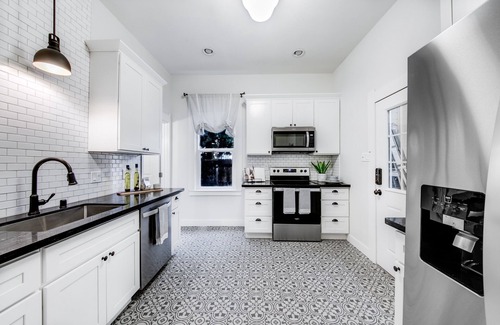 North End House | The Harvey House: 6th Ave, UPS, UW, Ruston