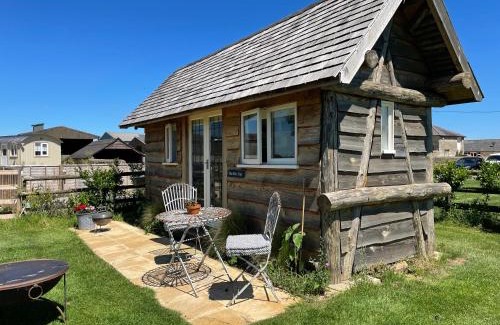 Brackley House | The Hat's Hut