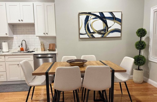 Egleston Square Apartment | The Haven - 3BR2BA Central & Cozy Retreat/Near T