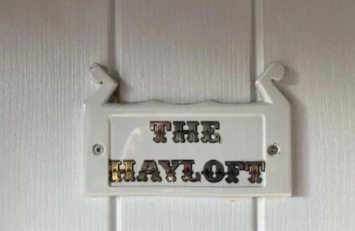 Llanvair Kilgeddin Apartment | The Hayloft