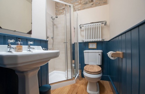 Sheldon Cottage | The Hayloft Sleeping 12 people comfortably in 6 bedrooms,