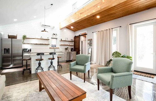 North Charleston Apartment | The Heart of Park Circle Clerestory Guest House Studio