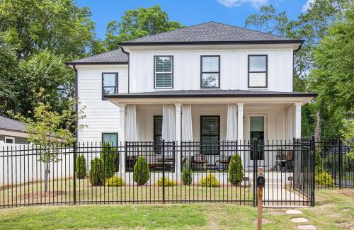 Atlanta House | The Heights Compound Near Mercedes Benz Stadium