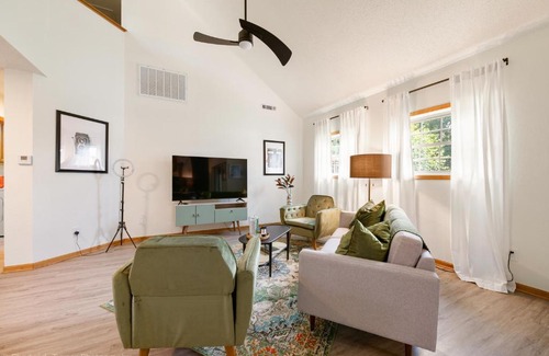 Bentonville House | The Hemingway