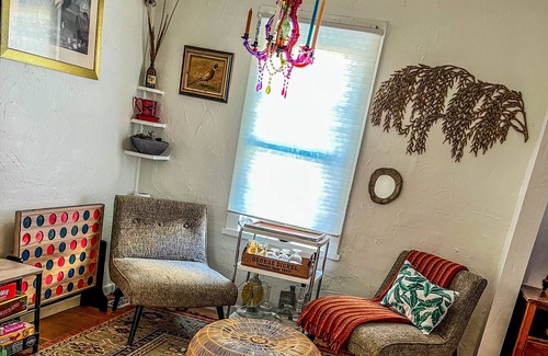 Berkeley House | THE HEN HOUSE! Walk to buzzing restaurants bars and shopping on Tennyson!
