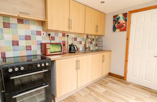 Clydey Cottage | THE HEN PEN, pet friendly, character holiday cottage in Cenarth