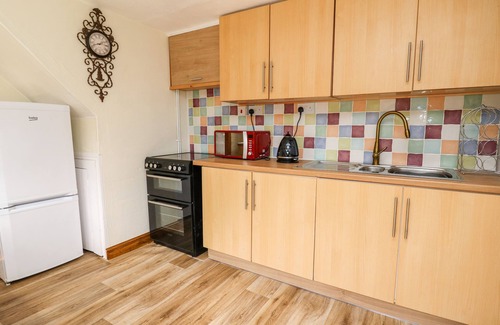 Clydey Cottage | THE HEN PEN, pet friendly, character holiday cottage in Cenarth