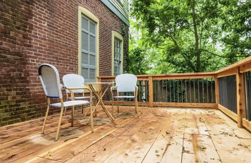 Butchertown House | The Henry - Historic, Walkable, Spacious Home in Nulu/Butchertown