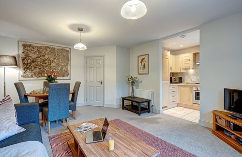 Oxford Apartment | The Hensington Suite Vanbrugh 1 | Oxford Holiday Lets | 2 Beds & Sleeps 4