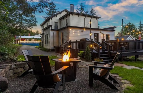 Hensonville House | The Hensonville Honeypot - Hottub, Movie Theatre & Mountain Bikes!