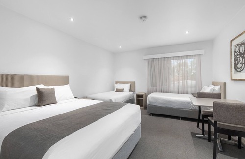 Mount Gambier Hotel | The Henty