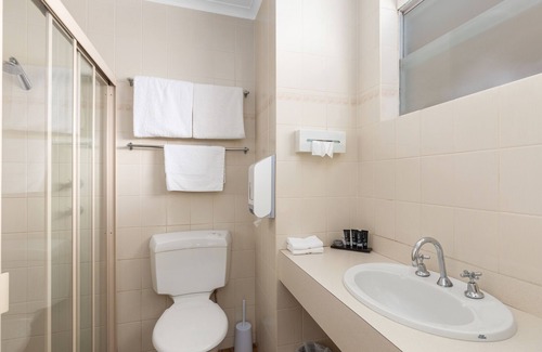 Mount Gambier Hotel | The Henty
