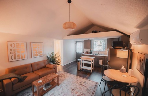Cleveland House | The Hepburn House, a charming 1-bedroom near Lee University and the Ocoee River
