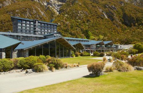 Mount Cook Village Hotel | The Hermitage Hotel Mt Cook