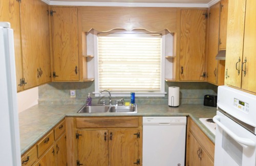 Gunter Afs House | The Hickory Haven - A 3-Bedroom Gem Near Universities & Capital!