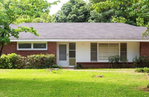 Gunter Afs House | The Hickory Haven - A 3-Bedroom Gem Near Universities & Capital!