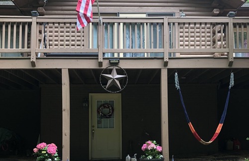 Bumpass House | The HIDAWAY. Relax on an acre modern log home in Lake Anna VA.