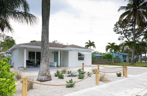 Lake Worth House | The Hidden Gem - 2 bedroom -Close to Beach