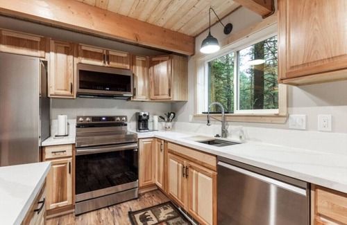 Island Park Cabin | The Hidden Stag | Firepit | 35 mins to Yellowstone