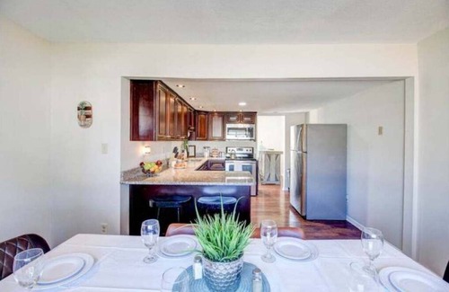 Norfolk - Virginia Beach House | The Hideaway! 3BR Retreat Home Near VB Town Center