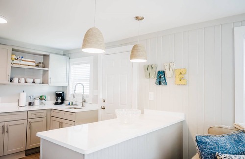 Surf City Apartment | The Hideaway B- Beach - Dog Friendly - Playground - Bikes - Fenced in Yard