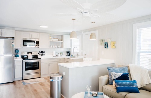 Surf City Apartment | The Hideaway B- Beach - Dog Friendly - Playground - Bikes - Fenced in Yard