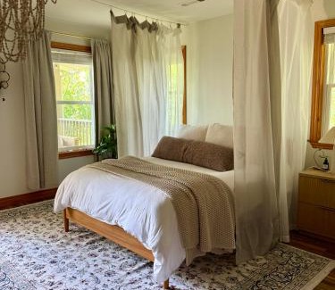Eureka Springs House | The Hideaway House at The Bluebird