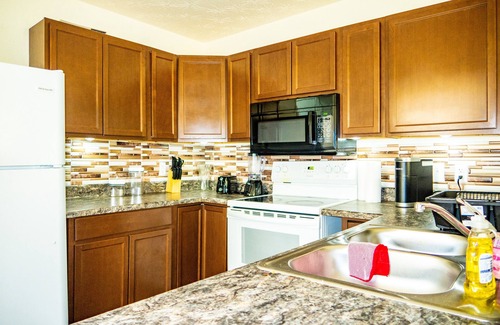 Cincinnati House | The Hideaway Lighthouse - 5 mins from Dtw Cincy