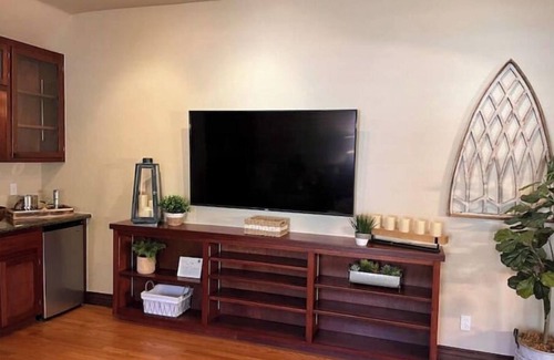 Fresno House | The Hideaway on Brown Ave.