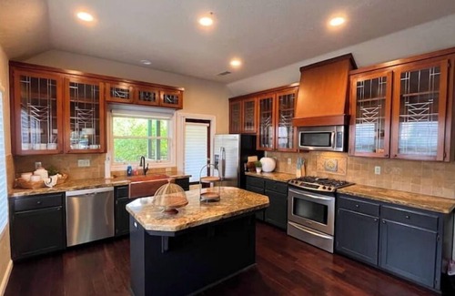 Fresno House | The Hideaway on Brown Ave.