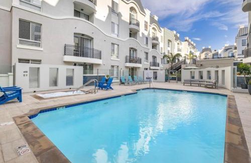 Del Rey Apartment | The Hideaway, Pool, Jacuzzi, and Gym