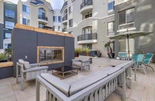 Del Rey Apartment | The Hideaway, Pool, Jacuzzi, and Gym