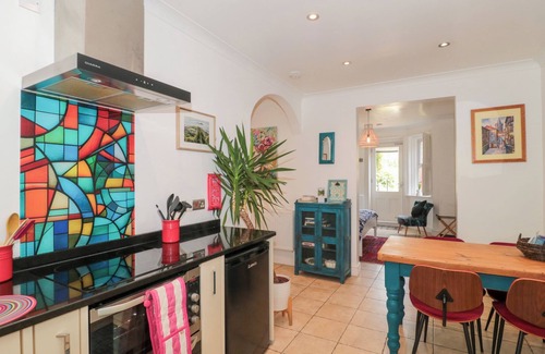 Malvern Cottage | THE HIDEAWAY, romantic, with a garden in Malvern