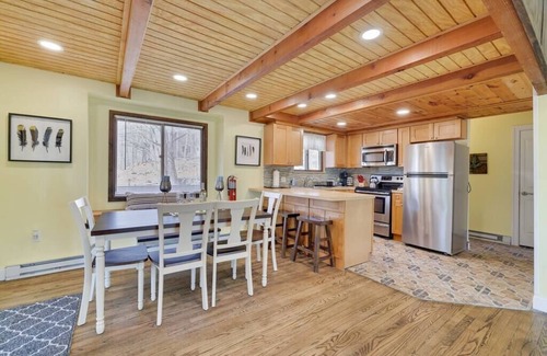 Bushkill House | The Hideaway - Saw Creek Estates