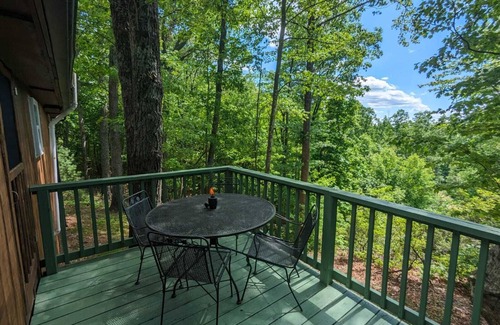 Hays Cabin | The Hideaway
