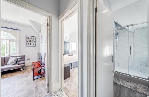 South Hampstead Apartment | The Hideaway With AC