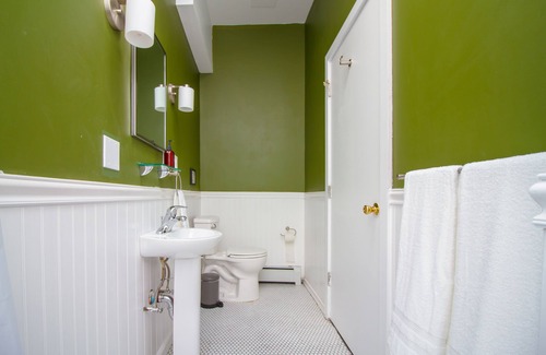 Queens Condo | The High Tide 2br With Redecorated Living Room #3 2 Bedroom Hotel Room by Redawning