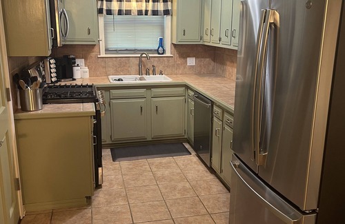 Russellville House | The Highland house is a Charming 3-bedroom house with AC & WiFi in Russellville