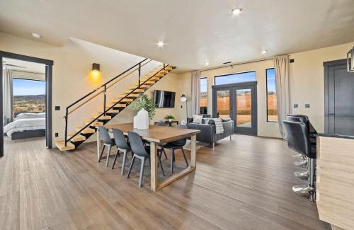 Big Water House | The Highlander - Luxe Hot Tub Firepit Views