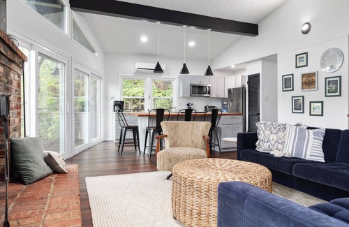 Mount Jackson House | The Hillside Hideaway, a stunning retreat located in the heart of Bryce Resort