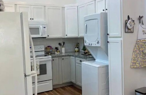 Waynesville House | The Hive Waynesville 1 mile to downtown