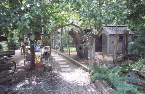 Niagara Falls Cottage | The Hoblet